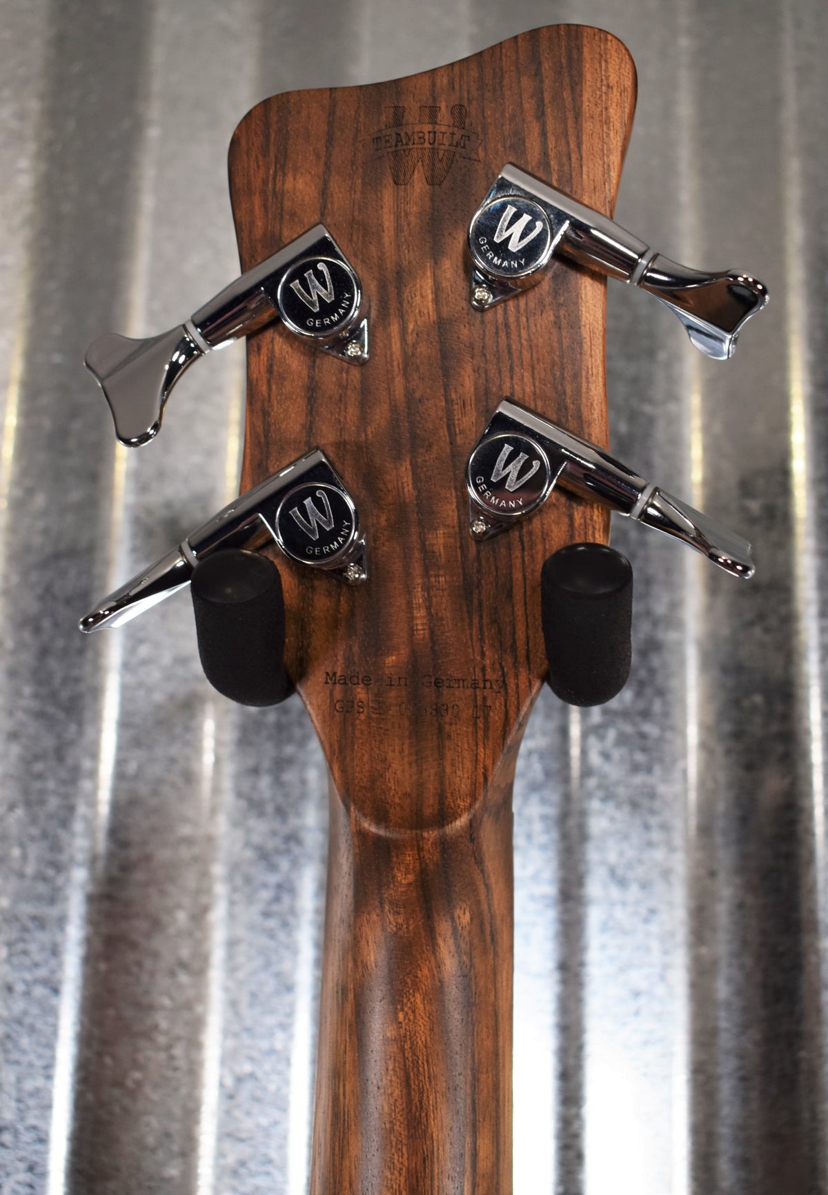 Explore the Collections of Warwick German Pro Series Streamer LX 4